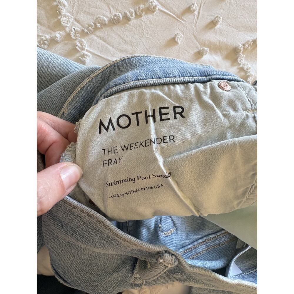 MOTHER The Weekender Fray Jeans Size 25 Swimming Pool Sunday Raw Hem Flare - Picture 13 of 13